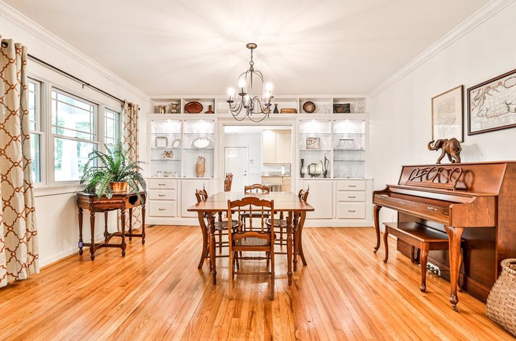 502 Kirk Rd, Decatur GA  30030-3774 exterior