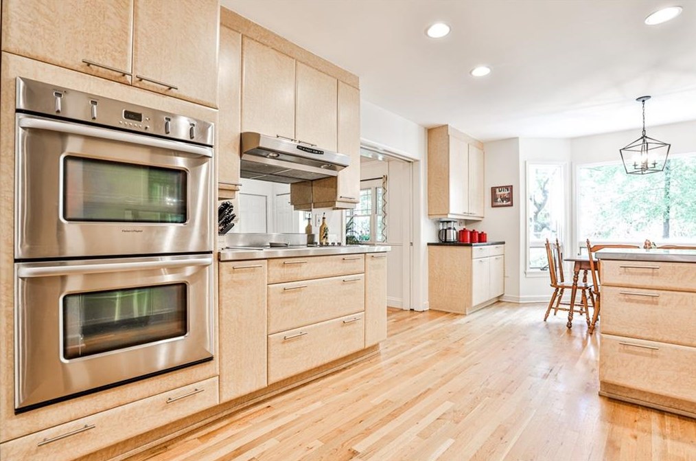 502 Kirk Rd, Decatur GA  30030-3774 exterior