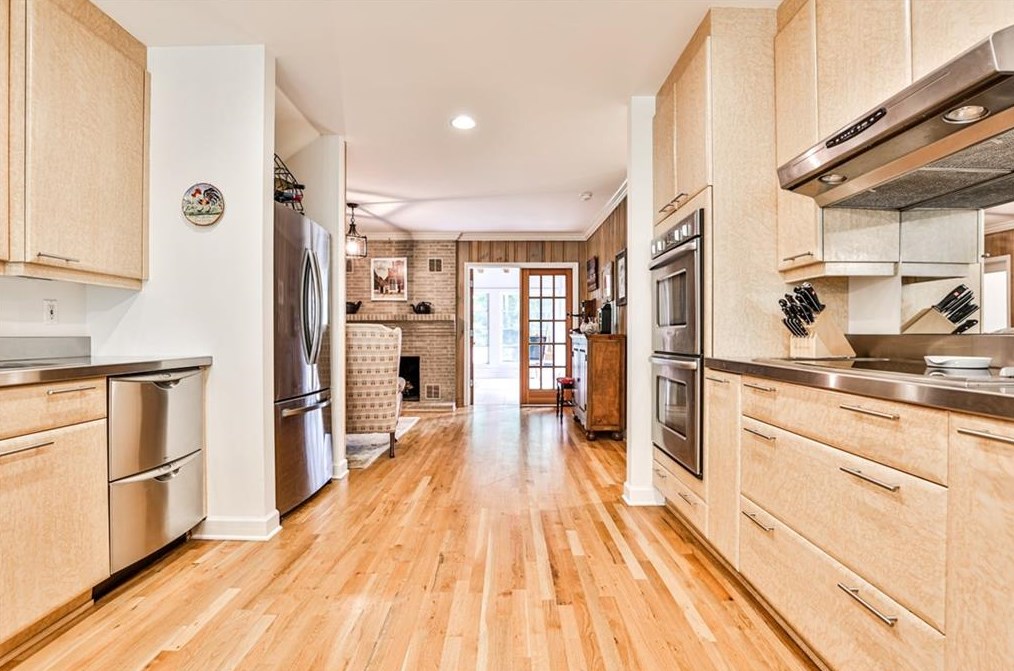 502 Kirk Rd, Decatur GA  30030-3774 exterior