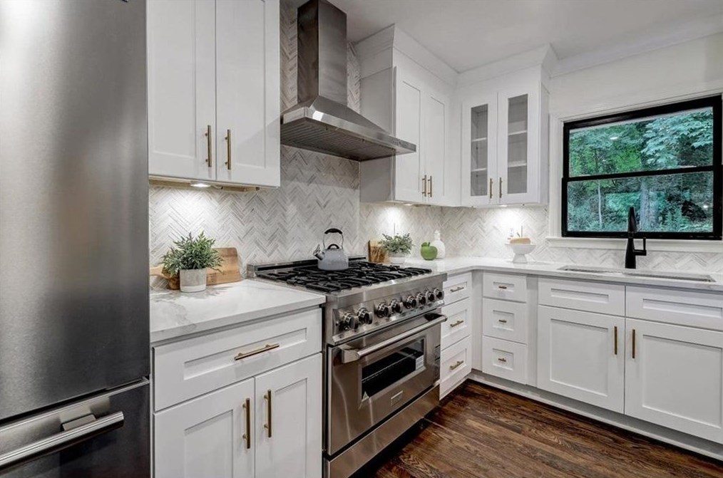 1939 Wildwood Pl, Atlanta GA  30324-4959 exterior