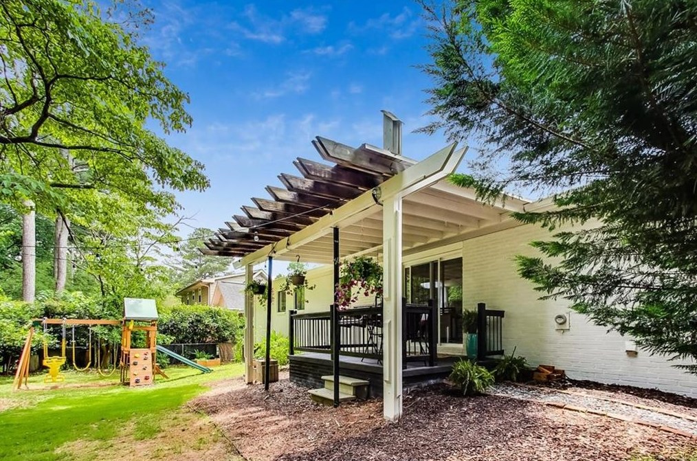 1351 Faraday Pl, Decatur GA  30033-3106 exterior