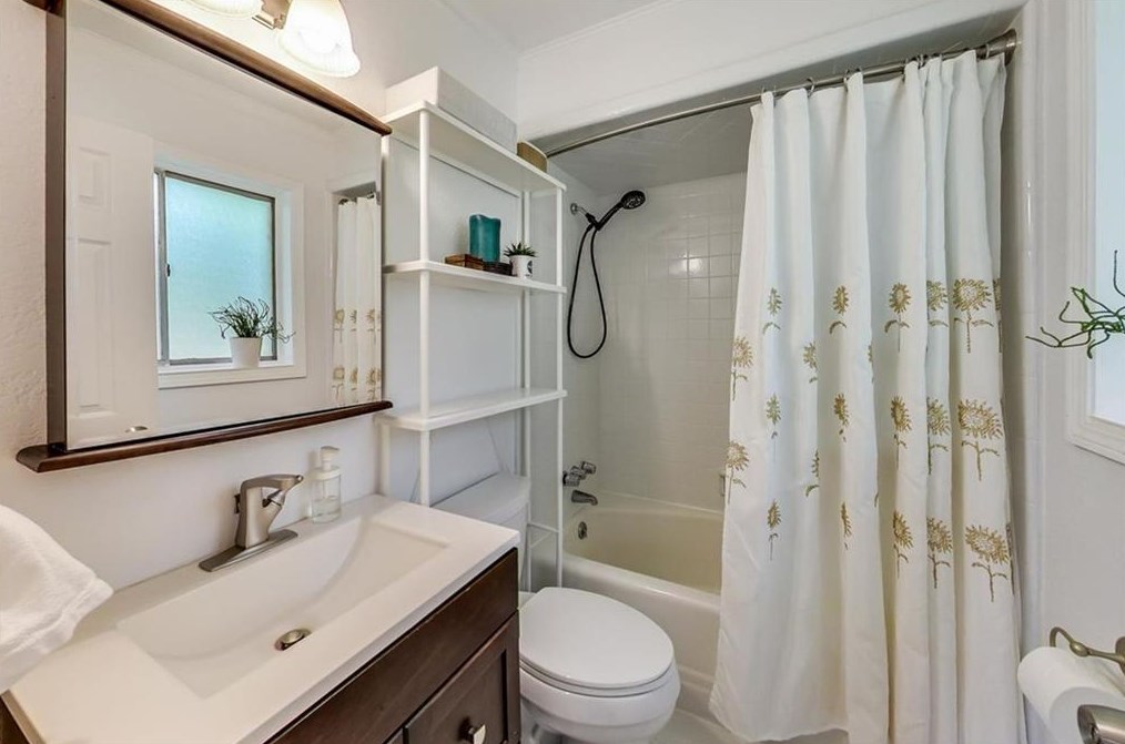 1351 Faraday Pl, Decatur GA  30033-3106 exterior