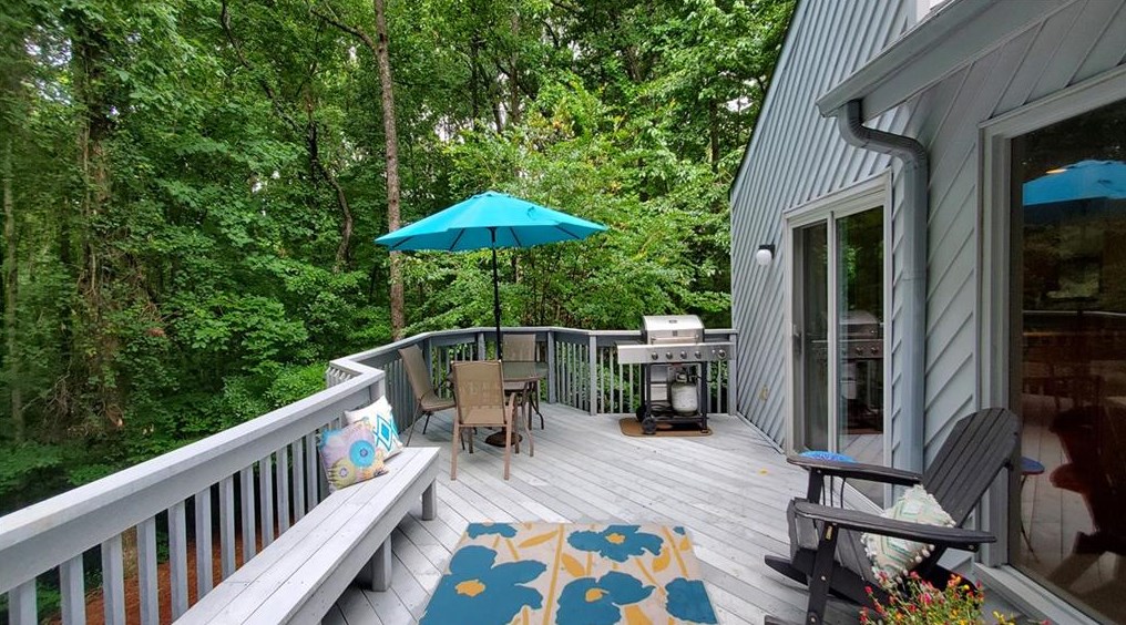 3525 Cedar Valley Dr, Smyrna GA  30080-5646 exterior