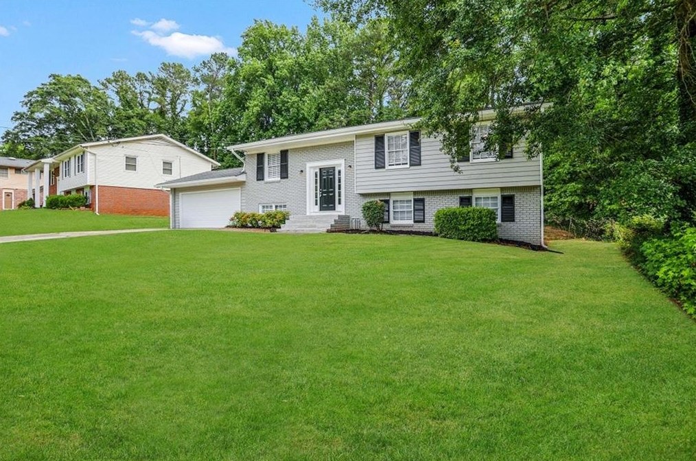 2157 Rollingview Dr, Decatur GA  30032-6138 exterior