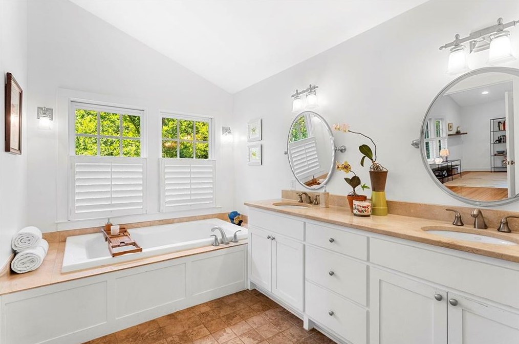 142 Superior Ave, Decatur GA  30030-1813 exterior