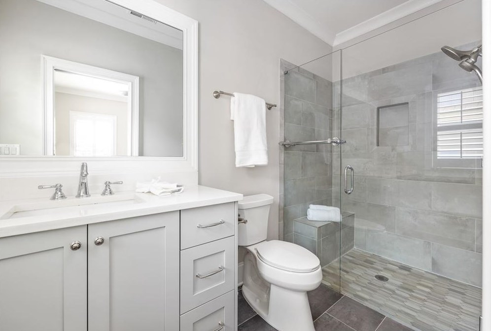 1189 Oldfield Rd, Decatur GA  30030-4542 exterior