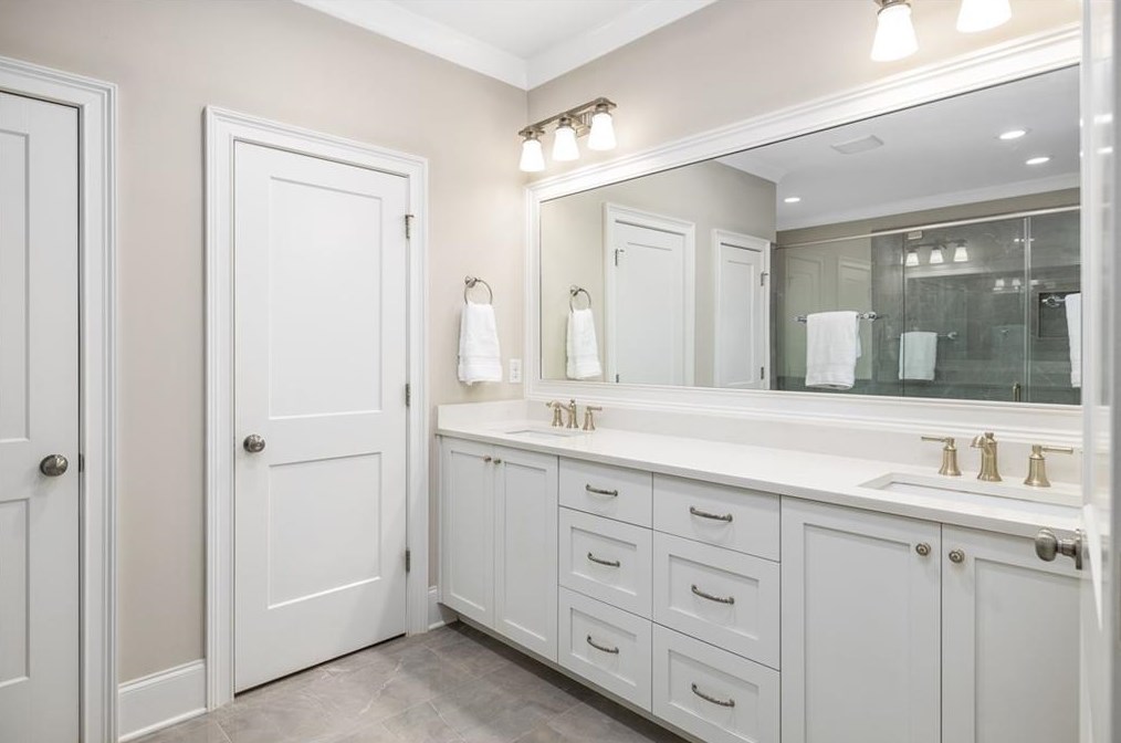 1189 Oldfield Rd, Decatur GA  30030-4542 exterior