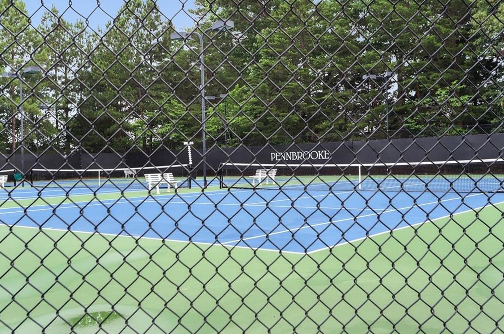 860 Highmeade Dr, Alpharetta GA  30005-3701 exterior