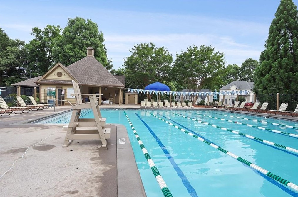 860 Highmeade Dr, Alpharetta GA  30005-3701 exterior