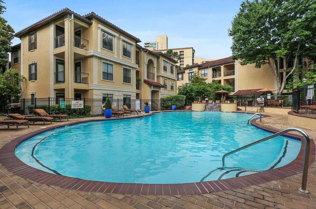 3777 Peachtree Rd, Atlanta GA  30319-5248 exterior
