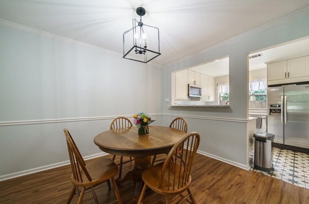 1563 Park Creek Ln, Atlanta GA  30319-2147 exterior