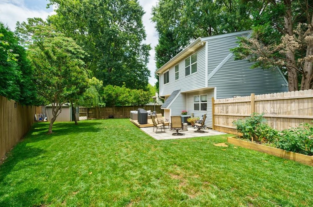 1563 Park Creek Ln, Atlanta GA  30319-2147 exterior