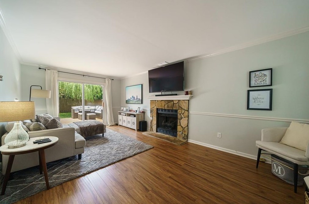 1563 Park Creek Ln, Atlanta GA  30319-2147 exterior