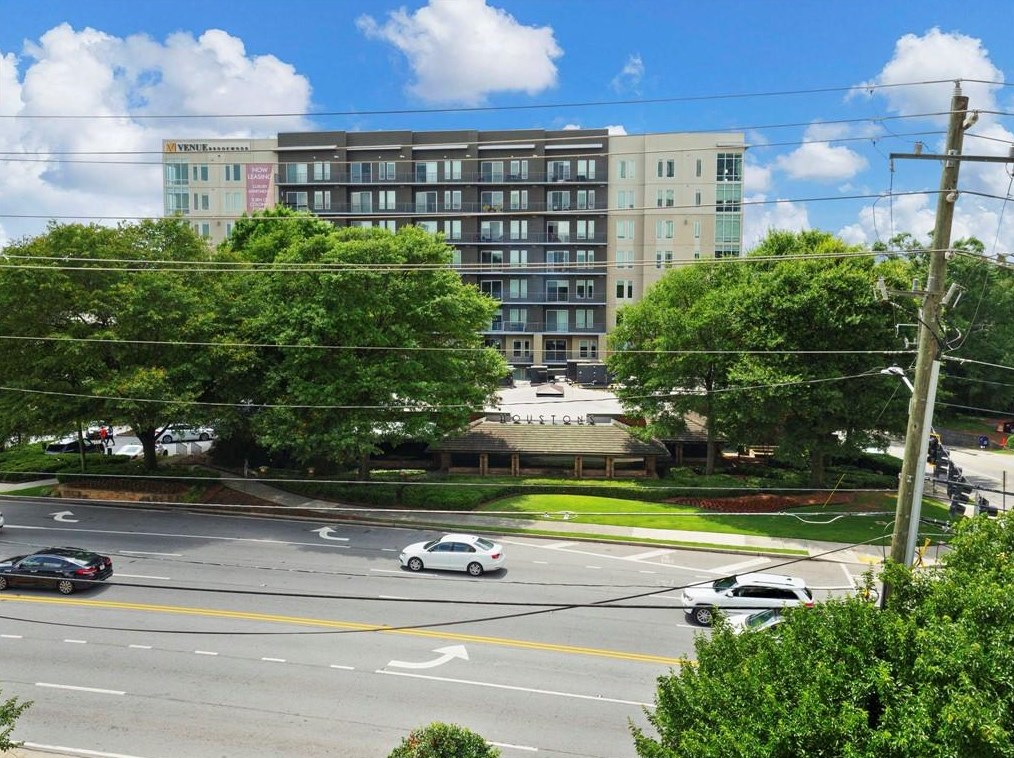 2161 Peachtree Rd, Atlanta GA  30309-1372 exterior