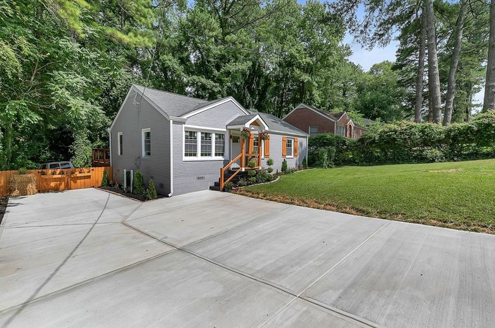 1916 Willa Way, Decatur GA  30032-4272 exterior