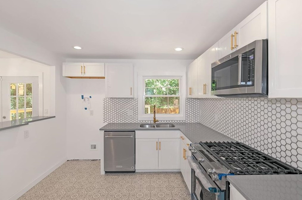 1916 Willa Way, Decatur GA  30032-4272 exterior