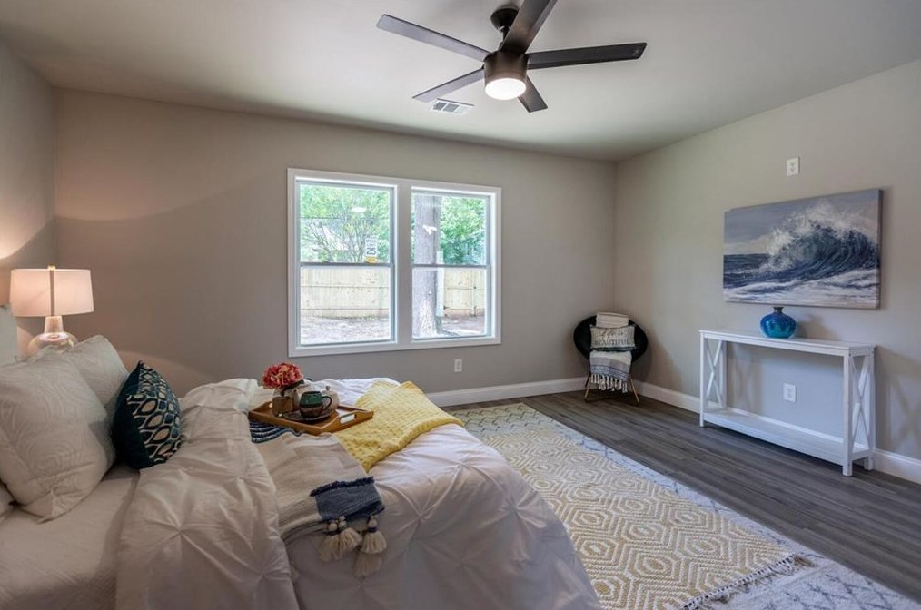 1103 Oak Knoll Ter, Atlanta GA  30315-5213 exterior