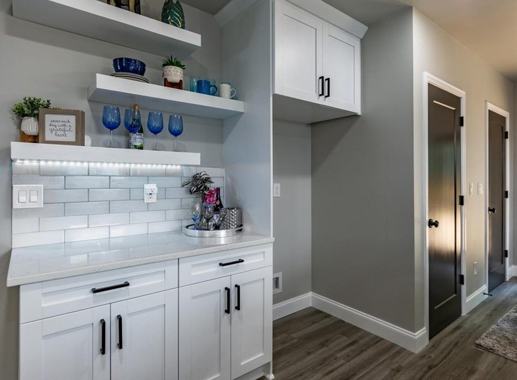 1103 Oak Knoll Ter, Atlanta GA  30315-5213 exterior