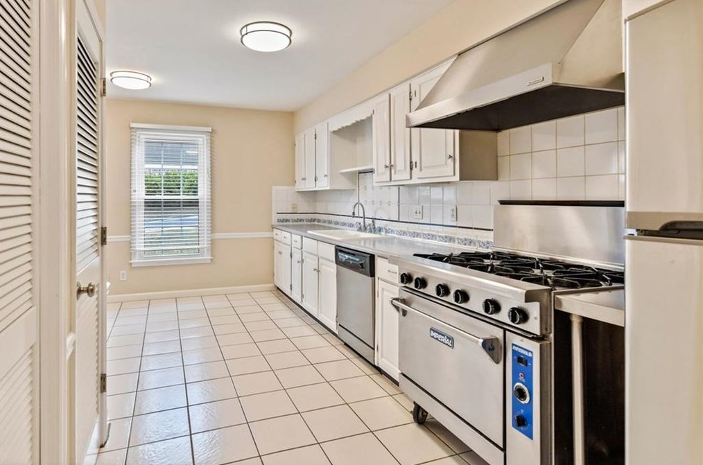 1490 Brianwood Rd, Decatur GA  30033-1741 exterior