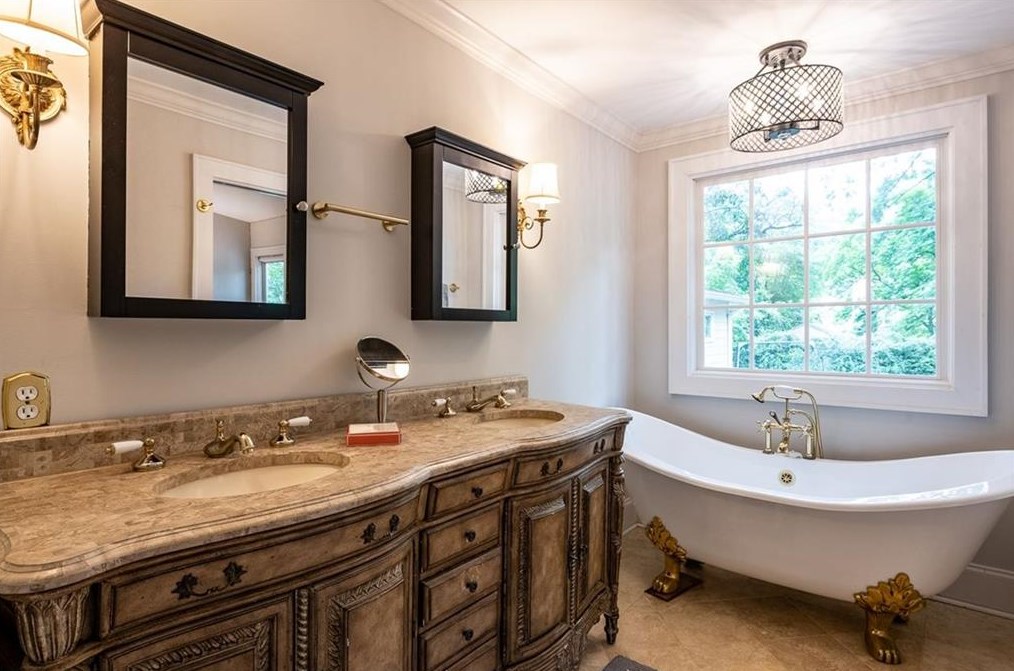 226 Inman Dr, Decatur GA  30030-3833 exterior