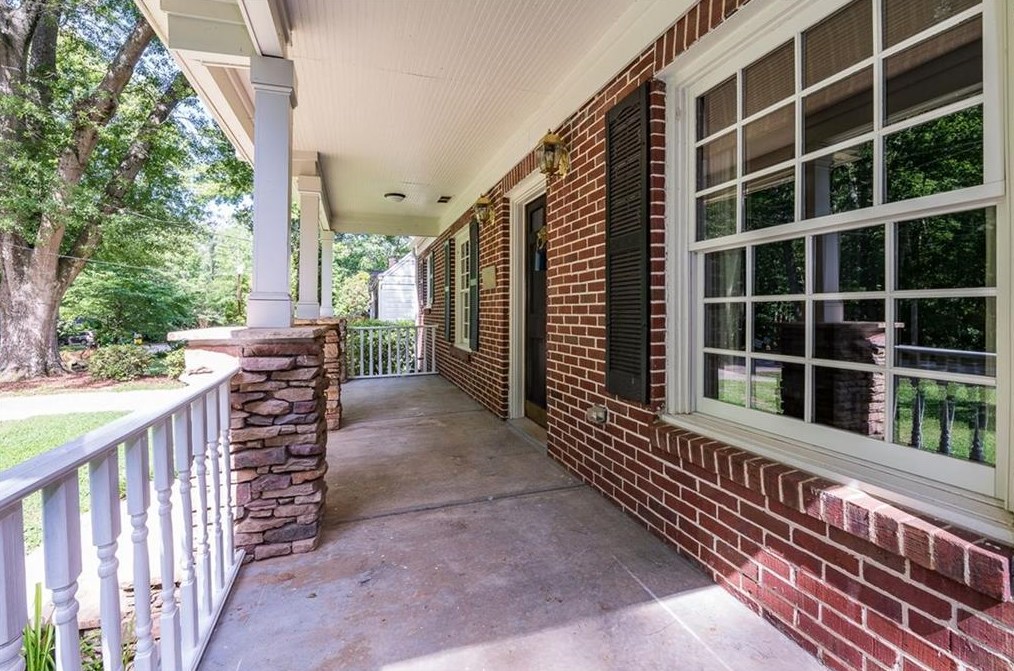 226 Inman Dr, Decatur GA  30030-3833 exterior