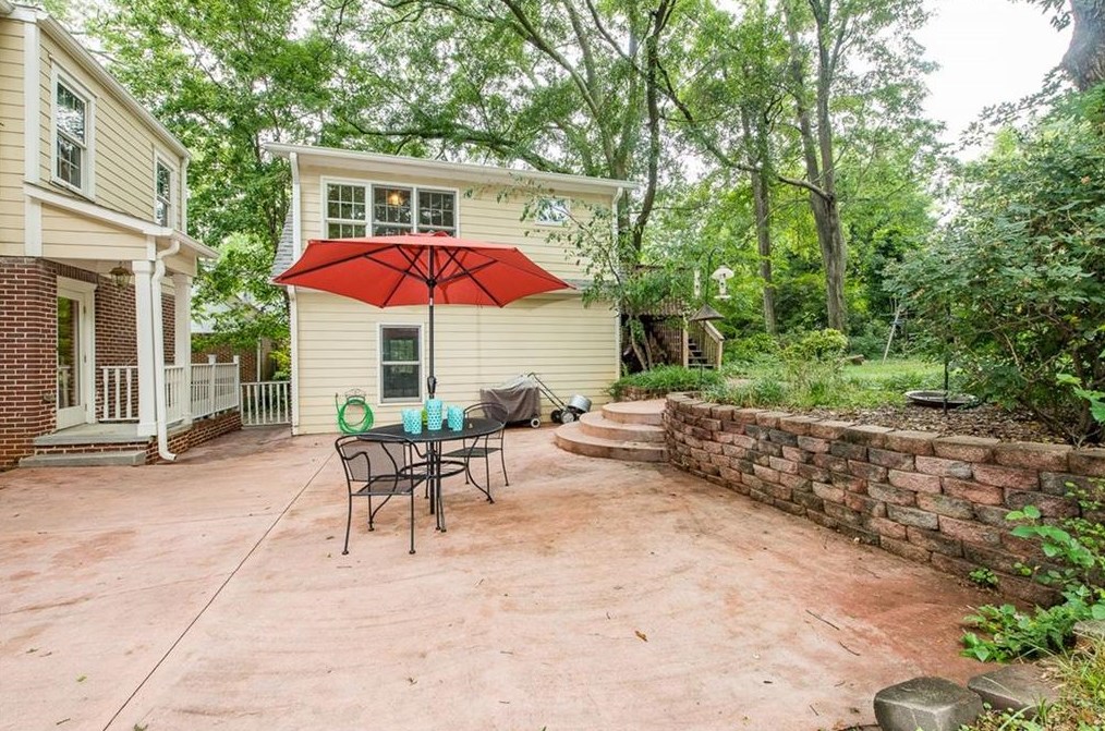 226 Inman Dr, Decatur GA  30030-3833 exterior