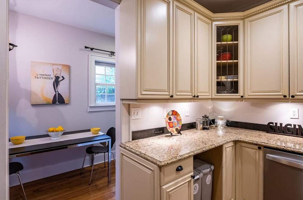 226 Inman Dr, Decatur GA  30030-3833 exterior