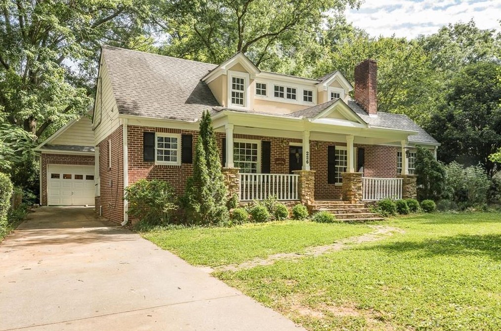 226 Inman Dr, Decatur GA  30030-3833 exterior