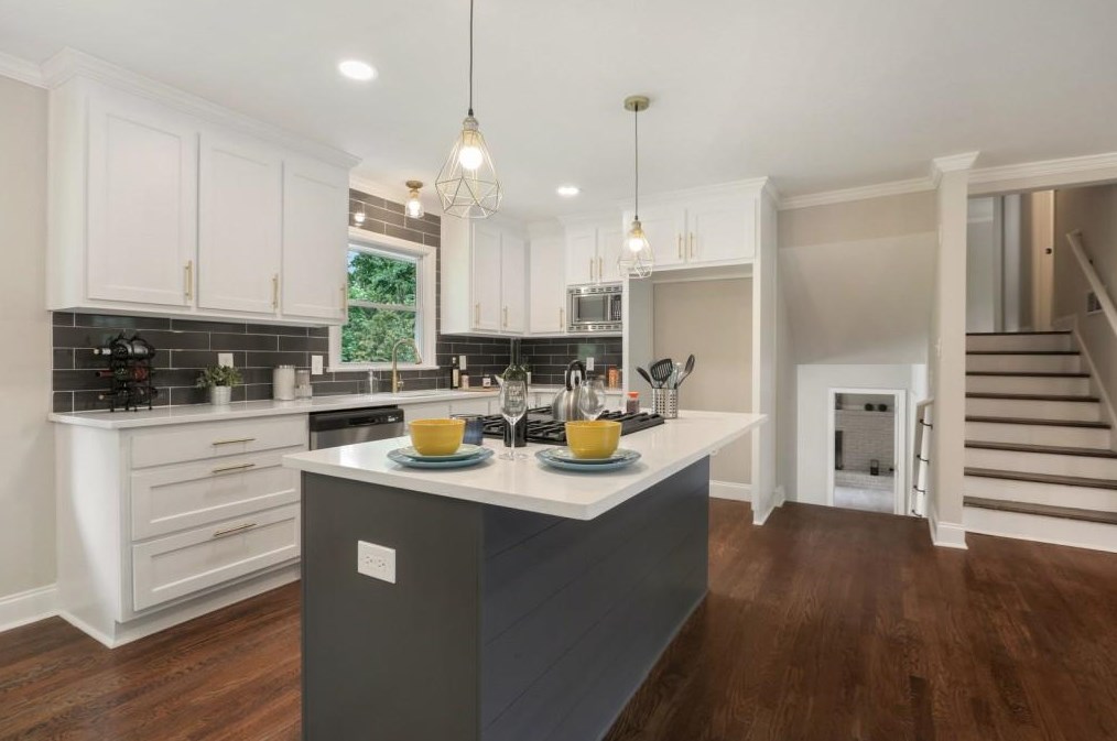 2732 Hawaii Ct, Decatur GA  30033-2335 exterior