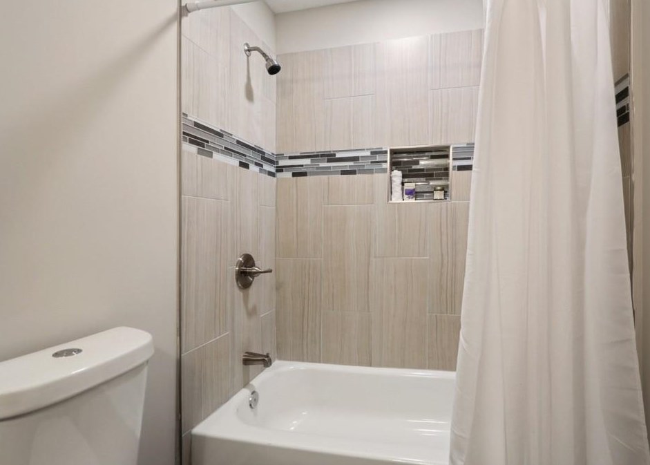 2732 Hawaii Ct, Decatur GA  30033-2335 exterior