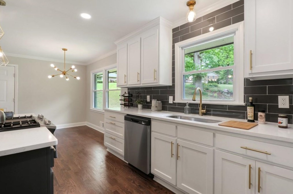 2732 Hawaii Ct, Decatur GA  30033-2335 exterior