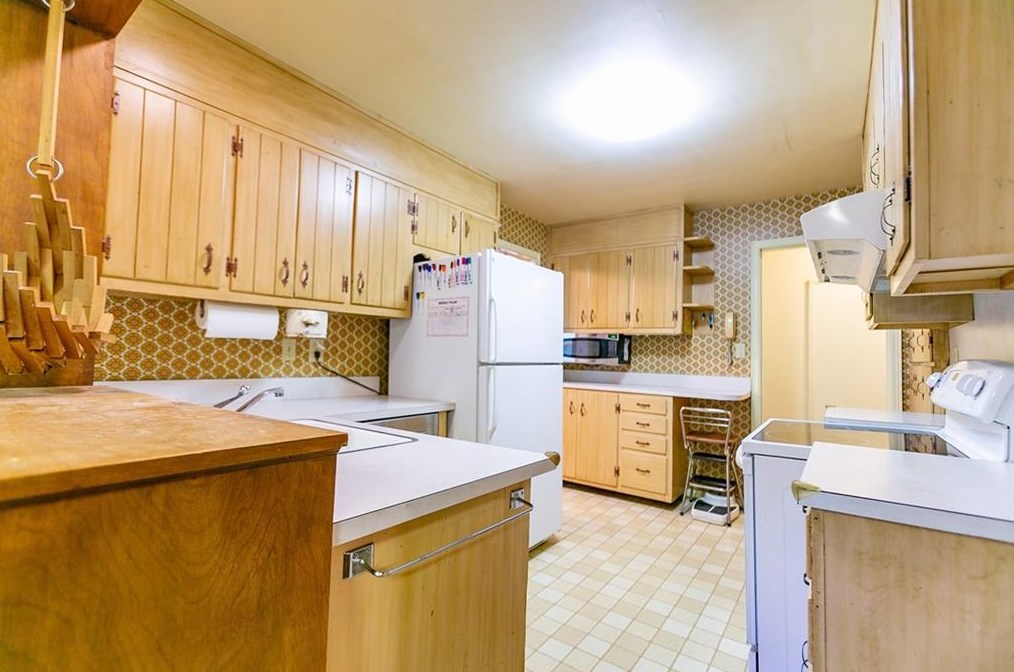 829 Whelchel Dr, Decatur GA  30033-4825 exterior