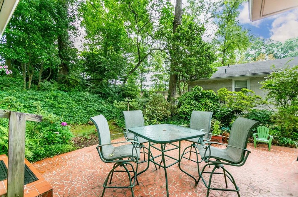 829 Whelchel Dr, Decatur GA  30033-4825 exterior