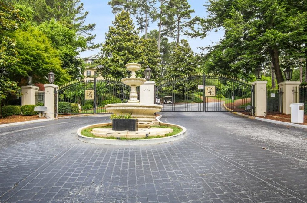 1217 Pine Heights Dr, Atlanta GA  30324-2842 exterior