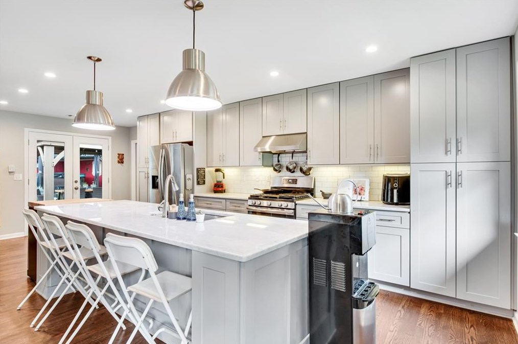 1694 Montcliff Ct, Decatur GA  30033-1313 exterior