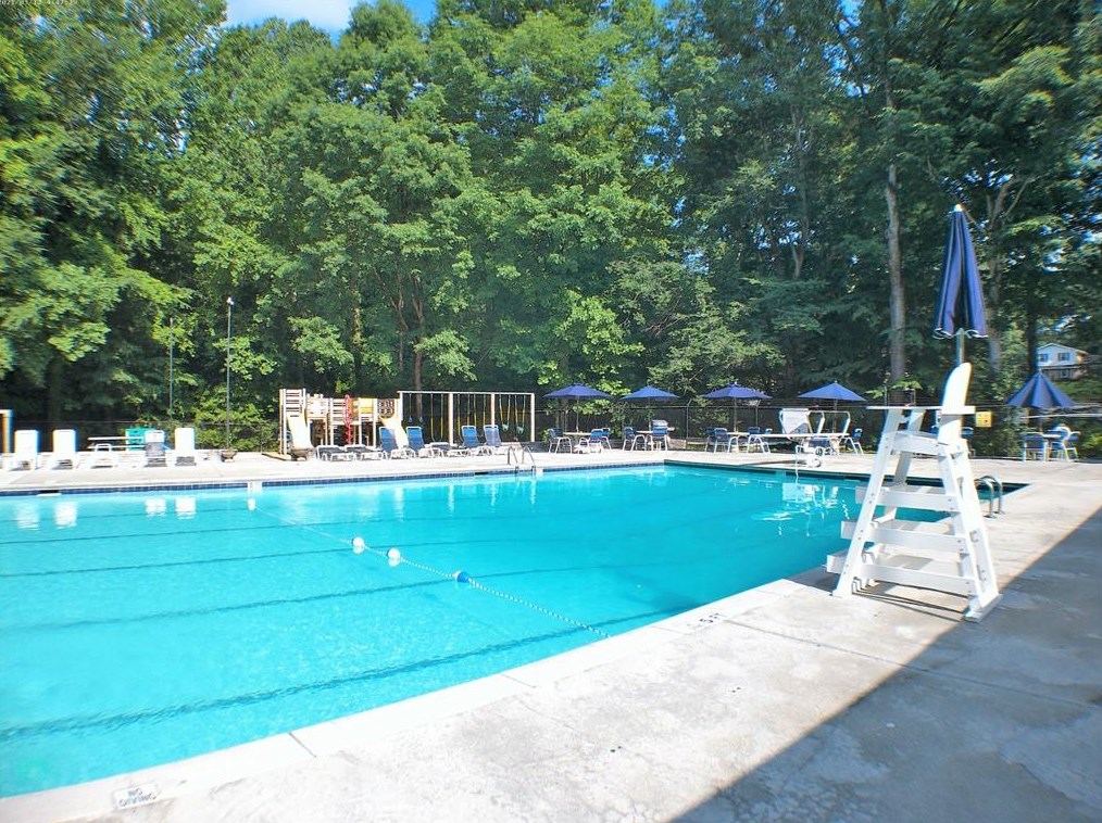 1694 Montcliff Ct, Decatur GA  30033-1313 exterior