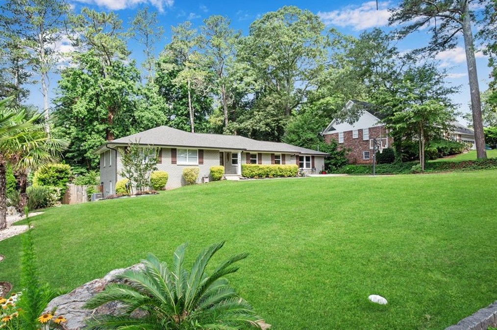 1694 Montcliff Ct, Decatur GA  30033-1313 exterior