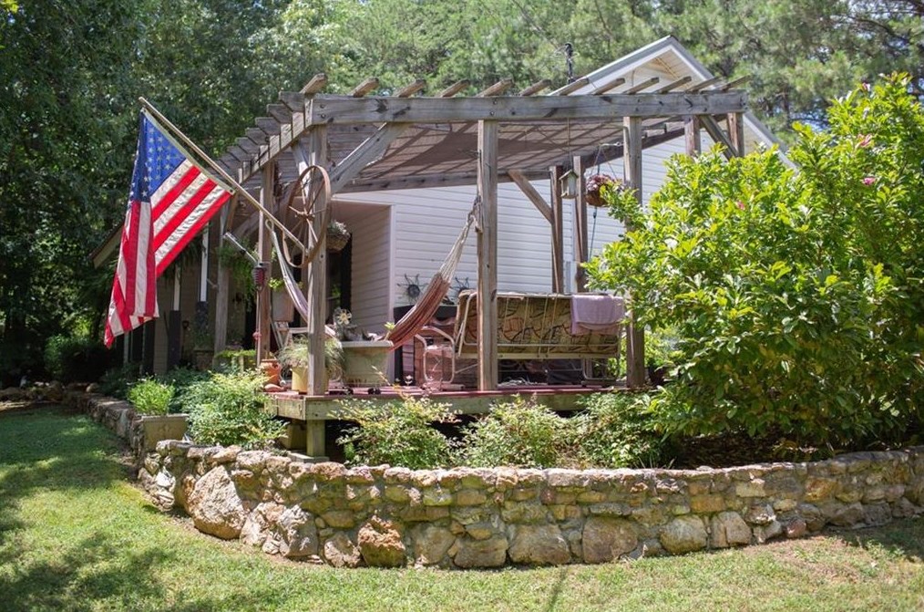 2429 Calhoun Rd, Rome GA  30161-1922 exterior
