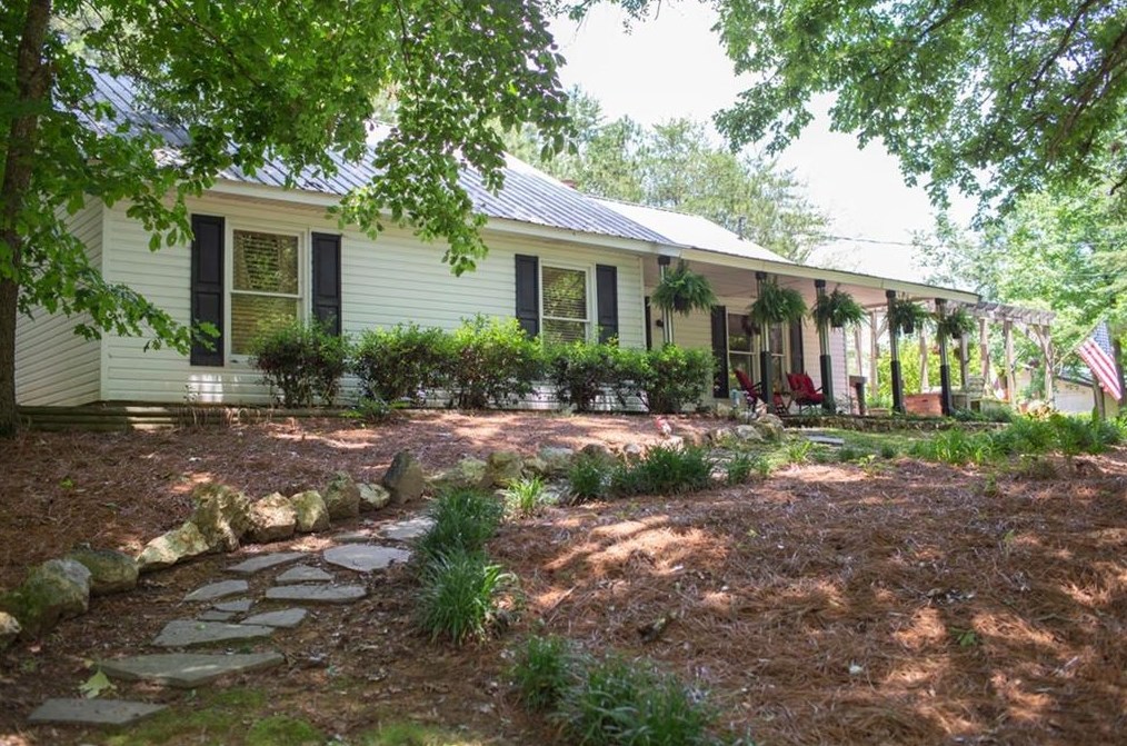 2429 Calhoun Rd, Rome GA  30161-1922 exterior