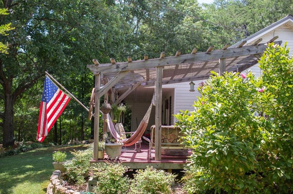 2429 Calhoun Rd, Rome GA  30161-1922 exterior