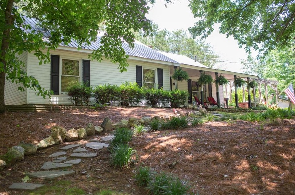 2429 Calhoun Rd, Rome GA  30161-1922 exterior