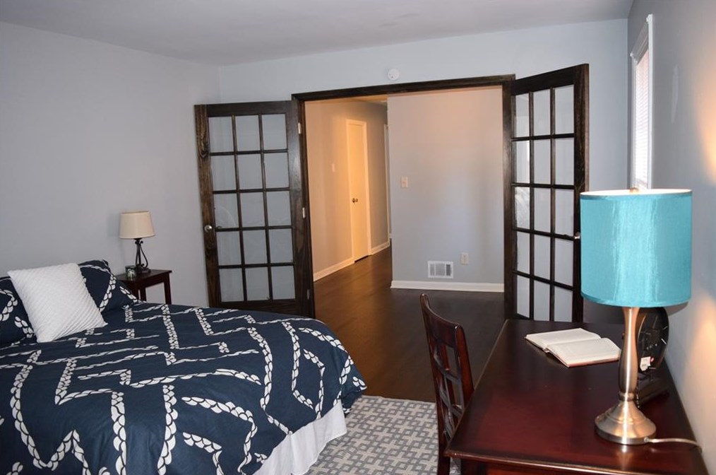 4091 Oak Forest Dr, Atlanta GA  30319-1420 exterior