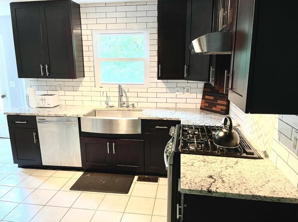 594 Rivulett Ct, Lawrenceville GA  30043-5487 exterior