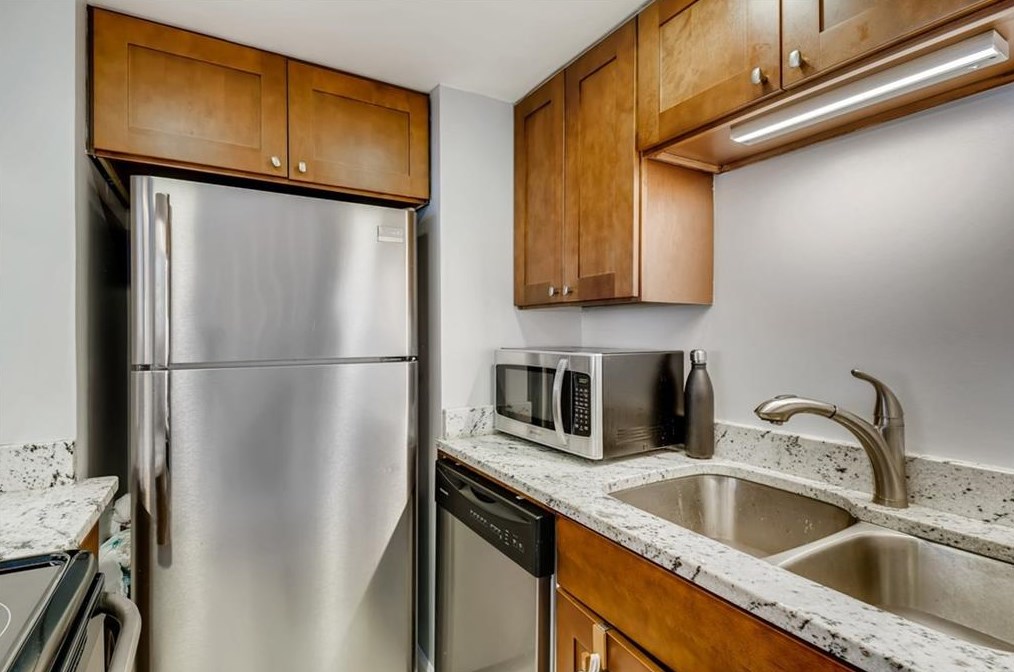 1050 Piedmont Ave, Atlanta GA  30309-3700 exterior