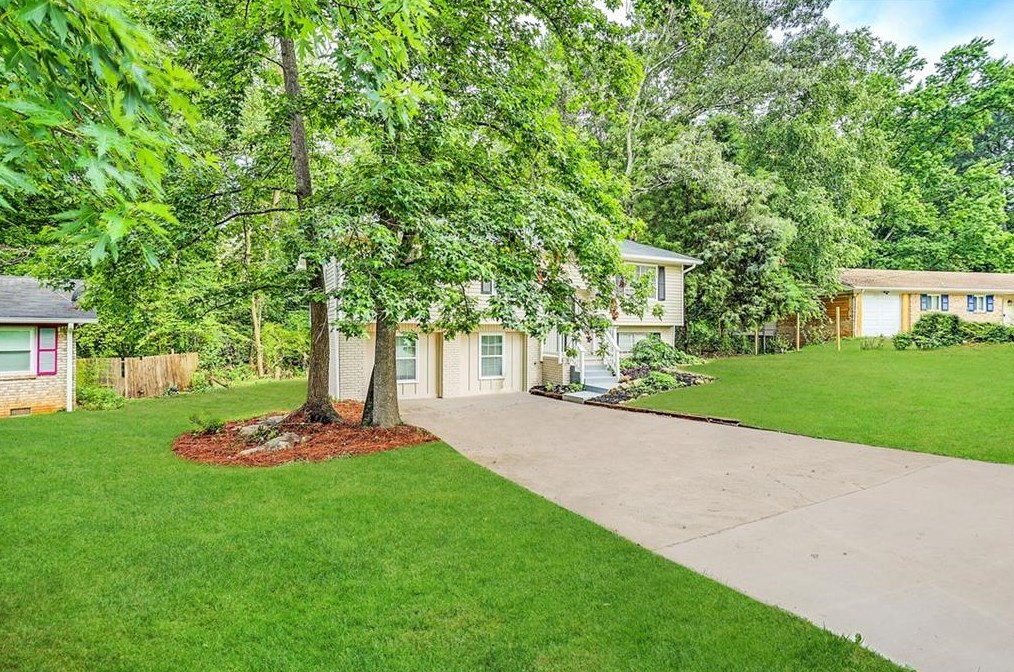 4213 Northstrand Dr, Decatur GA  30035-2379 exterior