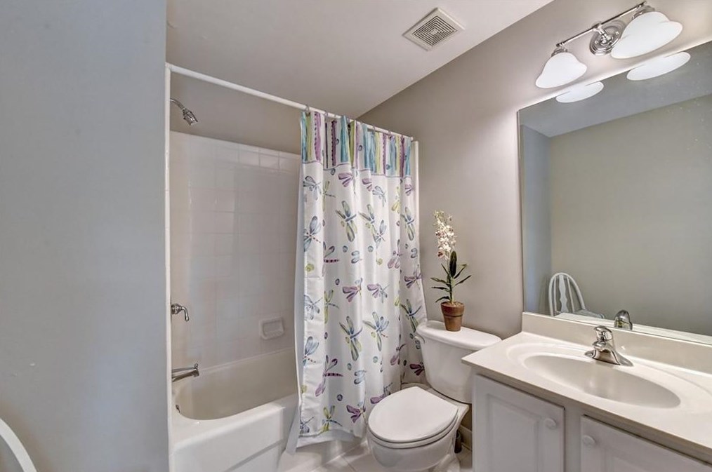 887 Wescott Ln, Atlanta GA  30319-1656 exterior