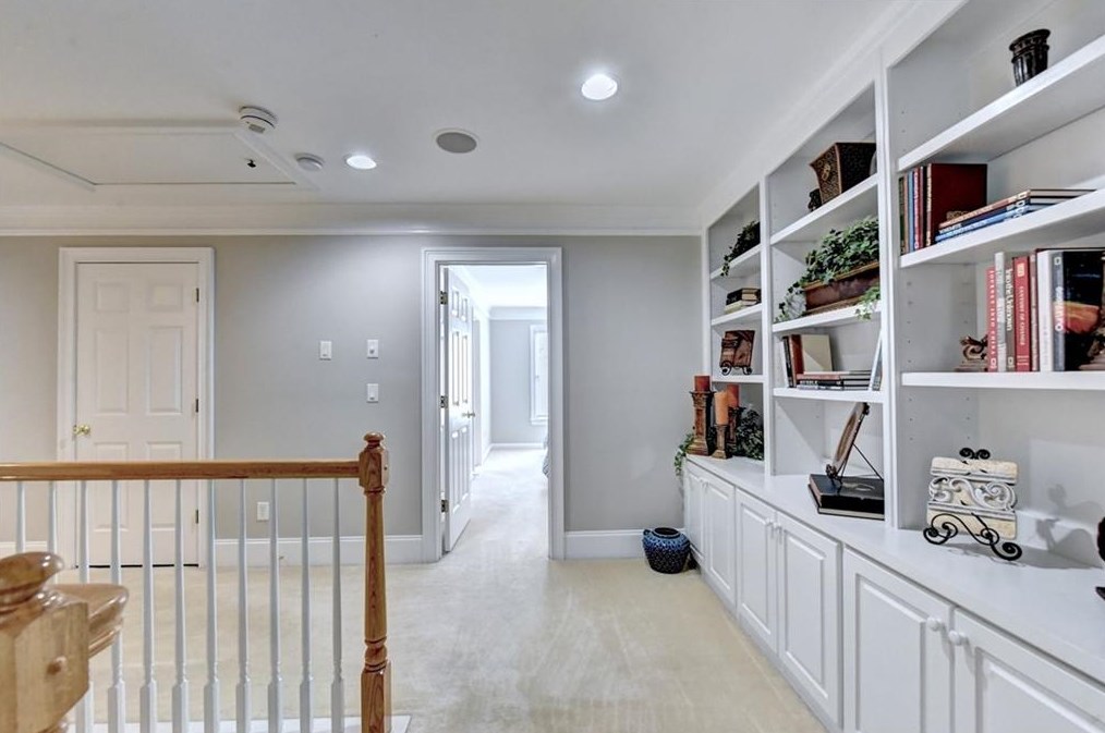 887 Wescott Ln, Atlanta GA  30319-1656 exterior
