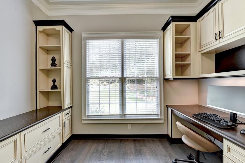 887 Wescott Ln, Atlanta GA  30319-1656 exterior