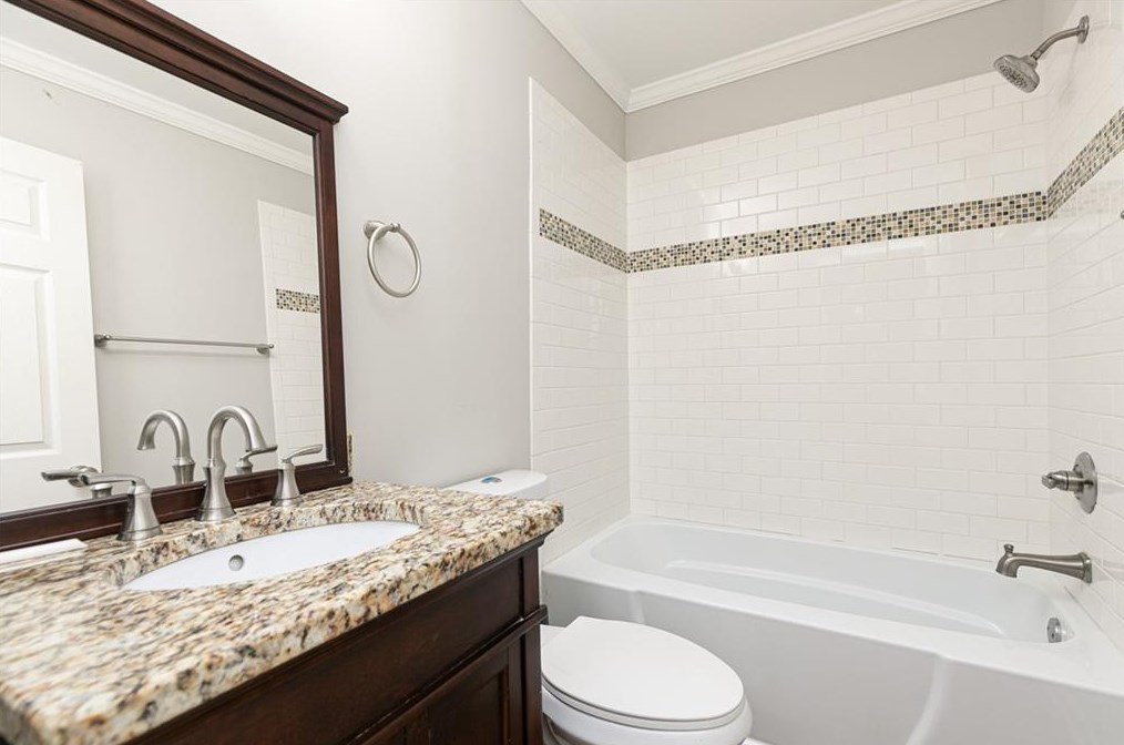 1297 Fenway Cir, Decatur GA  30030-4519 exterior