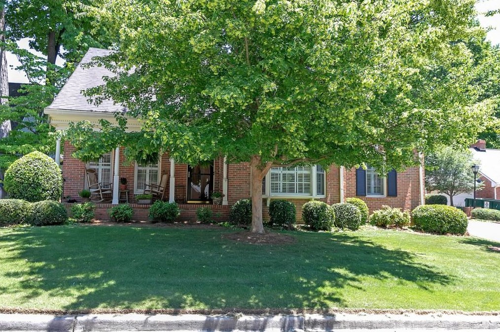 1817 Bedfordshire Dr, Decatur GA  30033-1405 exterior